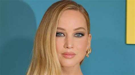 Jennifer Lawrence stuns fans with FULL